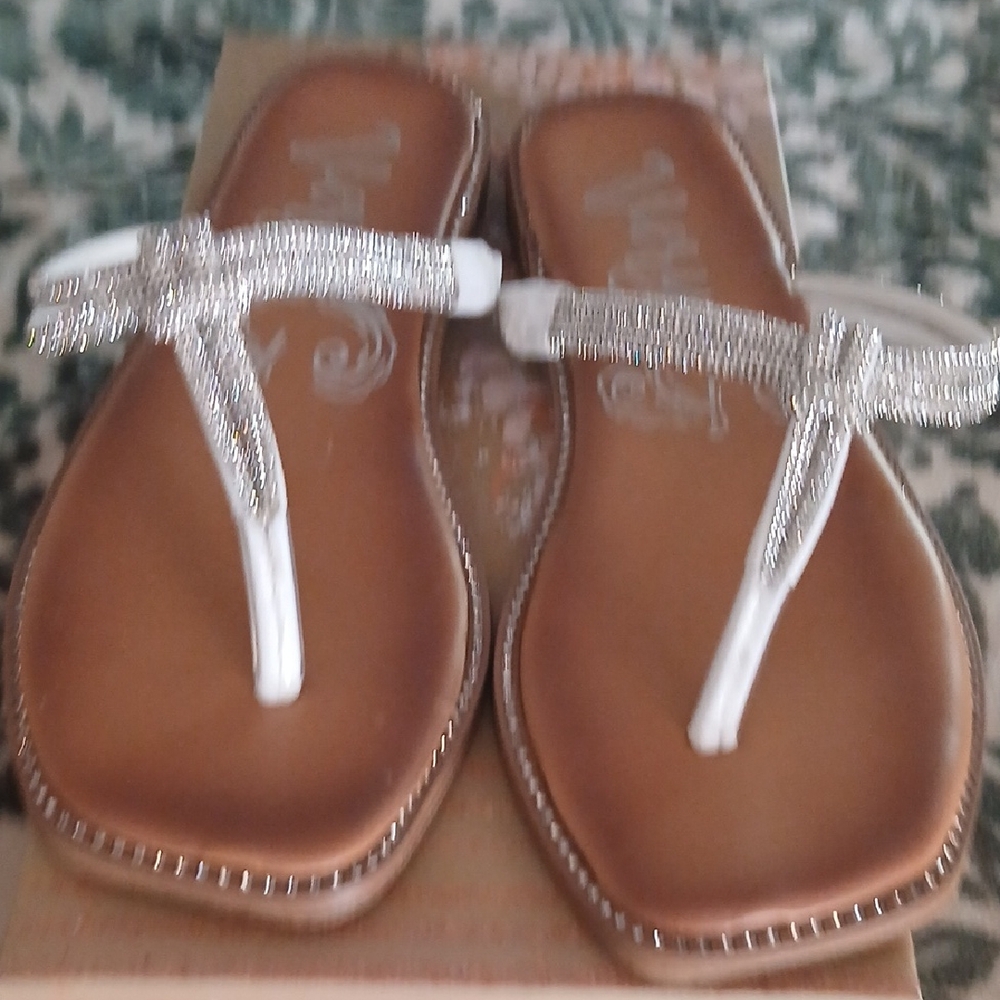 Very G Silver and White Women's Sandals In Excellent Condition.
